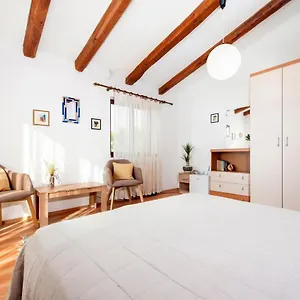 https://studio-tea.in-istria.net