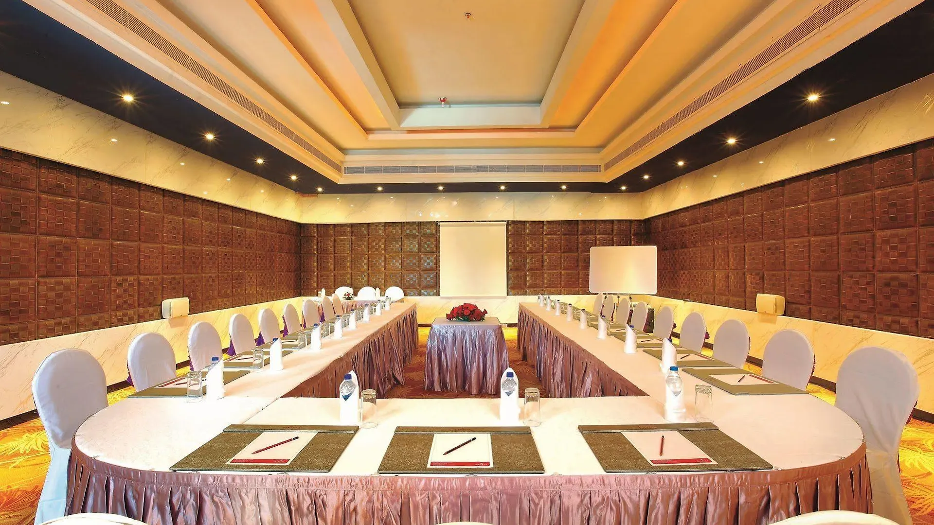 Ramada By Wyndham Alleppey Alappuzha Hotel